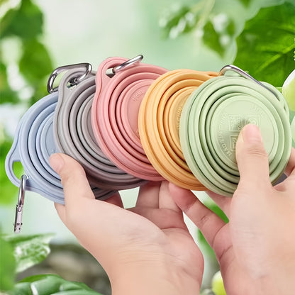 1 Foldable Silicone Water Cup, a Portable Travel Rinse Cup with Lid, Heat-resistant Tea Cup, Beverage Cup, Featuring a Carabiner Design for Hanging on Backpacks. Suitable for Camping, Outdoor Activities, Hiking, Cycling, Parties, Etc.