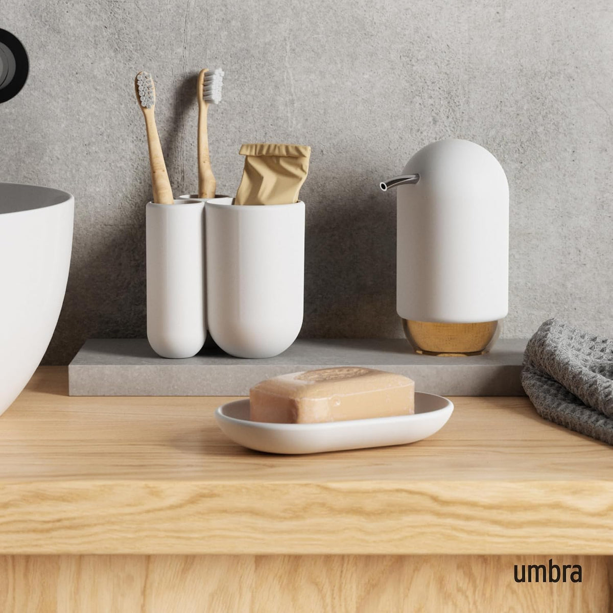 Umbra Touch Soap Dish, Plastic Soap Holder with Drainage, White