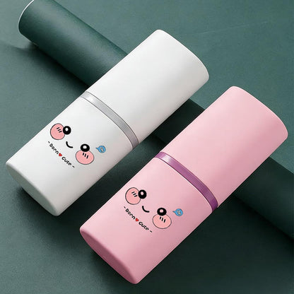 The New Pink Travel Toothbrush Cup Is Made of Alcohol-free and Odorless PP Material, Offering Durability, Safety, and a Perfect Blend of Style and Practicality. Featuring an Adorable Printed Design, It Doubles as a Toothbrush Case, Toothpaste Holder